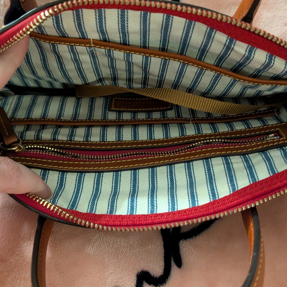 Vintage Dooney & Burke Classic Navy and Tan Women's Bag WAYFARER - Picture 7 of 7